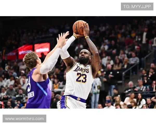 詹姆斯高效发挥助湖人取胜 18分7板7助